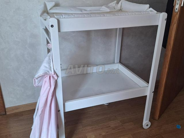 Lit bébé avec table à langer - 2