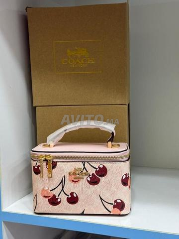 حقيبة Coach CO0437 متوفرة