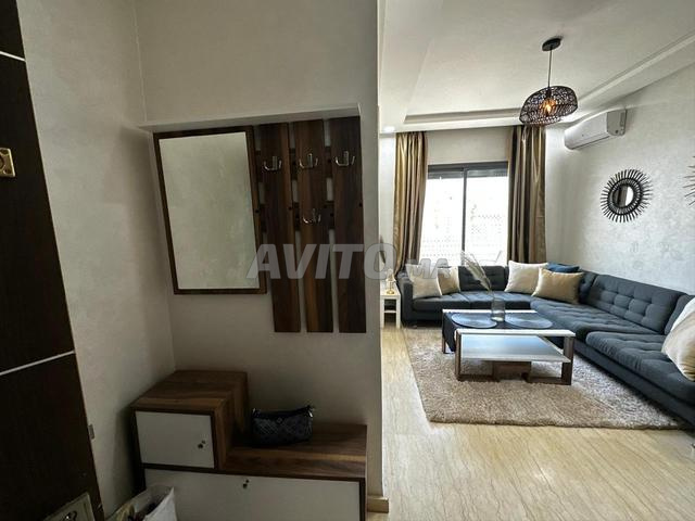 استوديو رائع ومضيء مع شرفة في المعاريف - 2