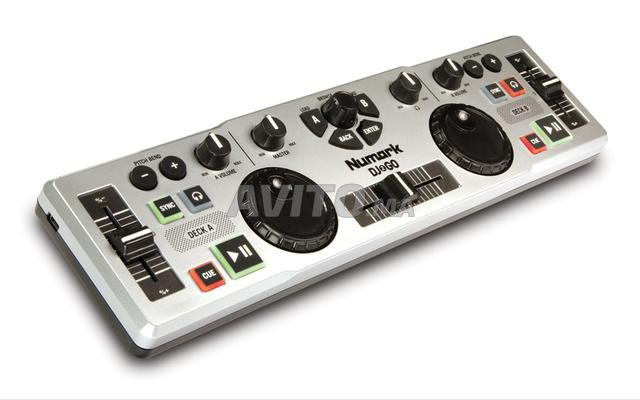 Numark DJ2 Go mini table de mixage - 2
