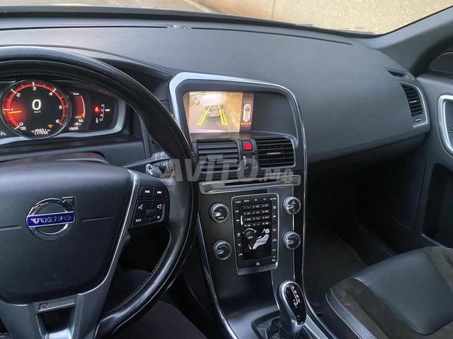 Volvo XC60 2017 première main peu roulée - 2