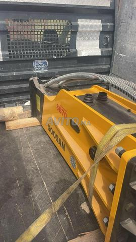 SOOSAN HYDRAULIC BREAKER - 2