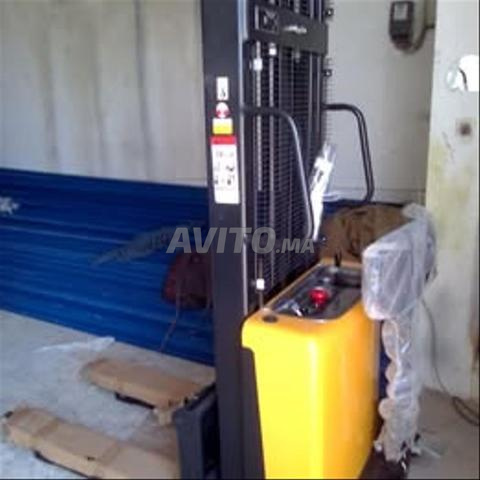 Gerbeur semi-électrique pas cher – bon état - 2