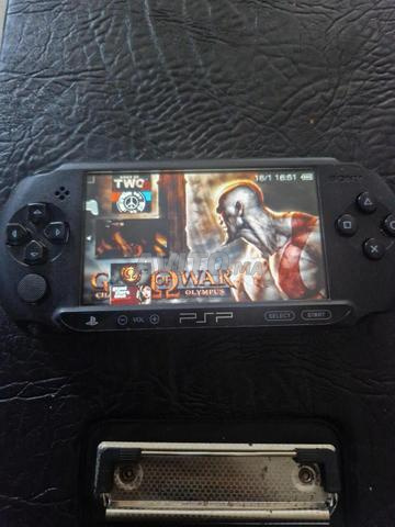 بلاي ستيشن بورتابل بحالة جيدة جداً - 2