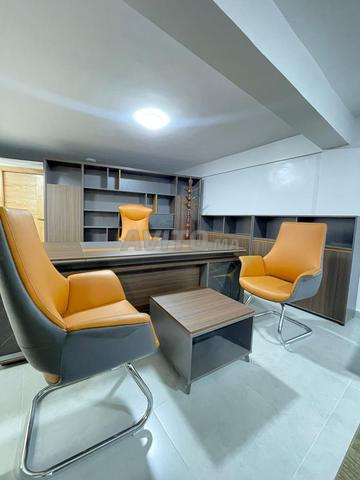 Bureaux importés alliant luxe et fonctionnalité - 2