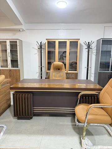 Bureaux importés alliant luxe et praticité - 2