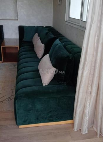 Grand salon en L et tapis à vendre 7500 dhs