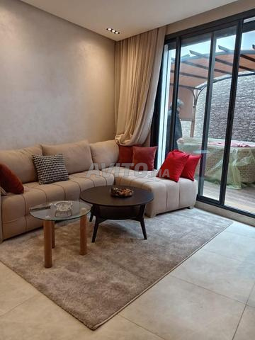 STUDIO MEUBLÉ MODERNE À LOUER SUR VAL FLEURI