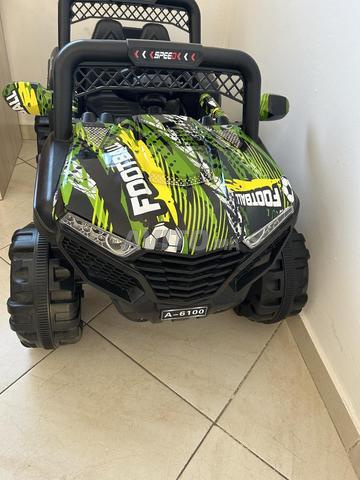 سيارة كهربائية