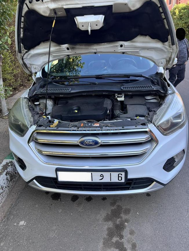 Forda kuga 2017 BVA 2L 4x4 manuel toute option