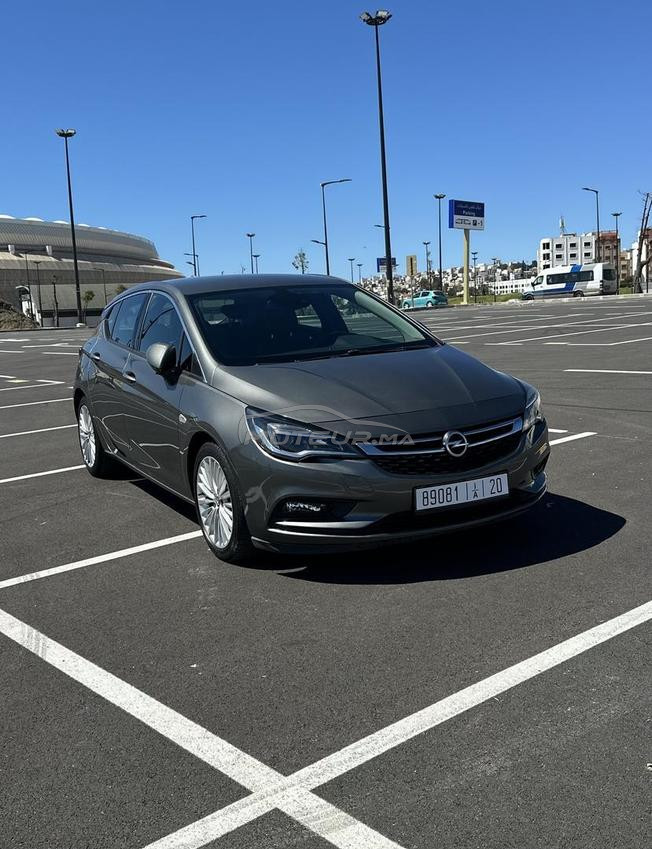 Opel Astra Diesel Manuelle 2018 à Tanger