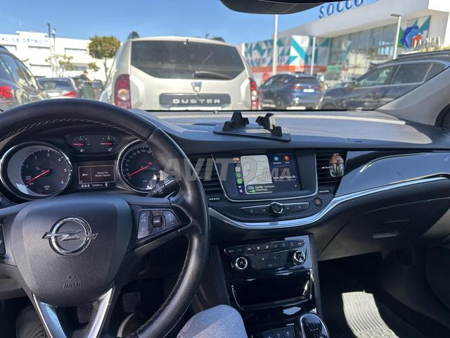 Opel Astra Diesel Manuelle 2018 à Tanger - 2