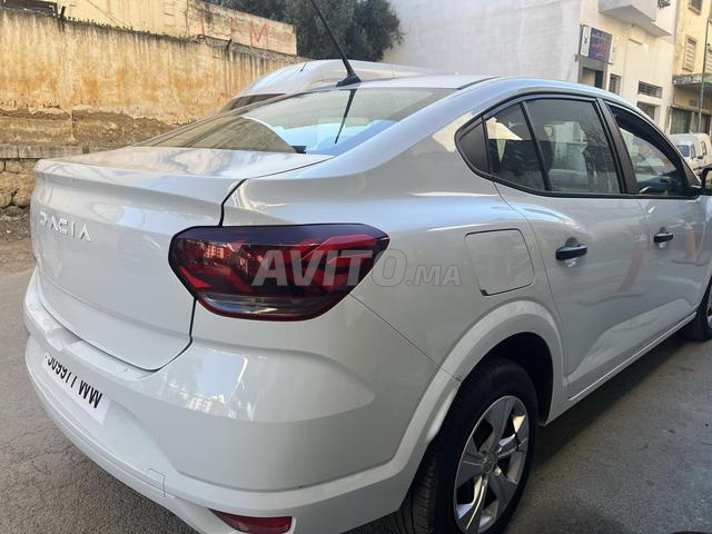 Logan essence automatique 2025