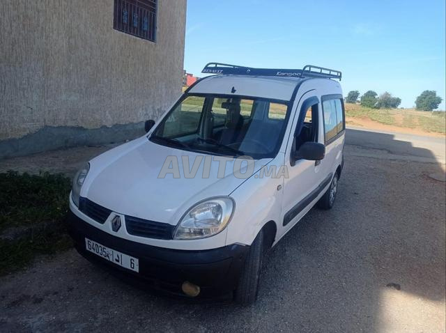 متوفر سيارة للبيع بثمن جد مناسب - 2