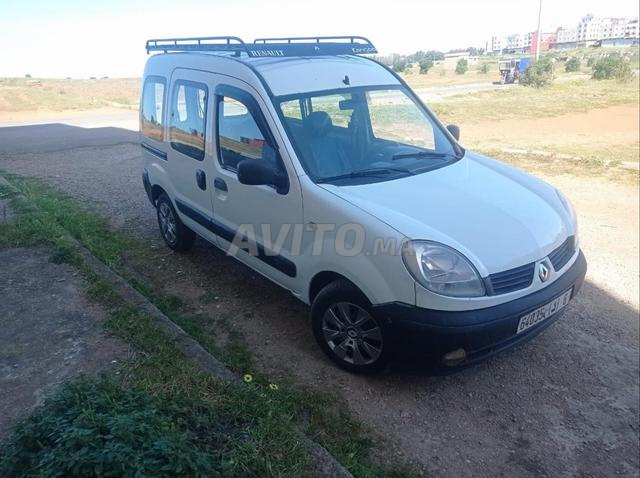 Voiture disponible à vendre à un prix très raisonnable