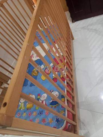 Lit bébé plus matelas offert - 2