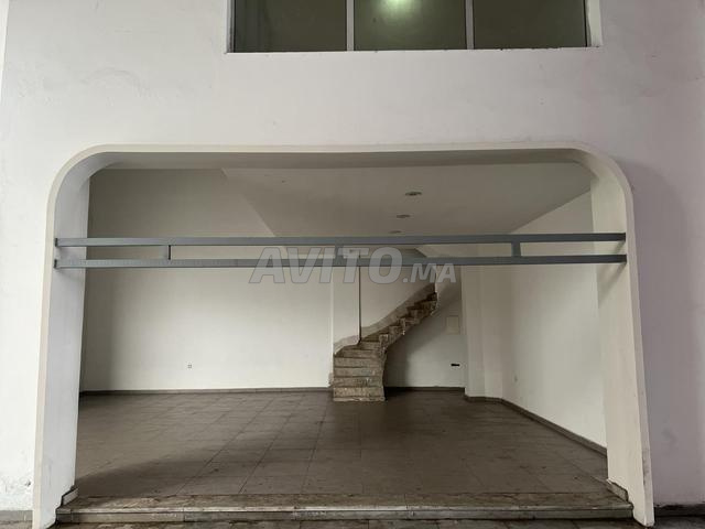 Locaux commerciaux avec mezzanine (51 à 163 m²) - 2