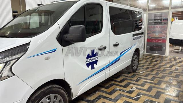 Ambulance Renault Trafic à vendre