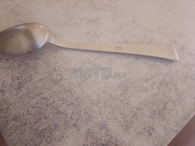 Cinq cuillères en argent massif - 2