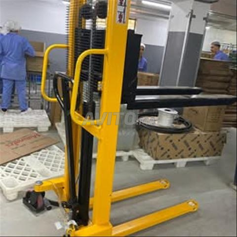 رافعة شوكية يدوية رخيصة – بحالة جيدة