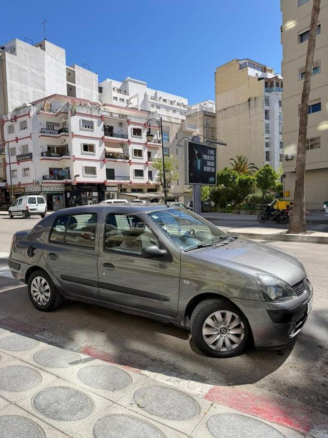 Renault Clio Essence Manuelle 2005 à Tanger