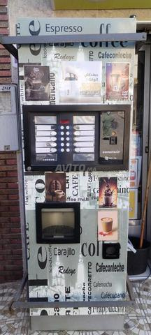 Machine à café vending Necta Venezia en très bon état