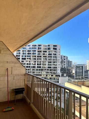 للإيجار استوديو رائع مفروش في CFC بالطابق التاسع