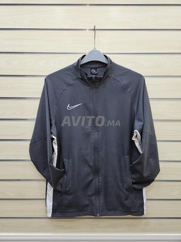 فوقاني نايكي أصلي مقاس M - 2