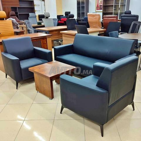 أريكة استقبال أنيقة لمساحات العمل