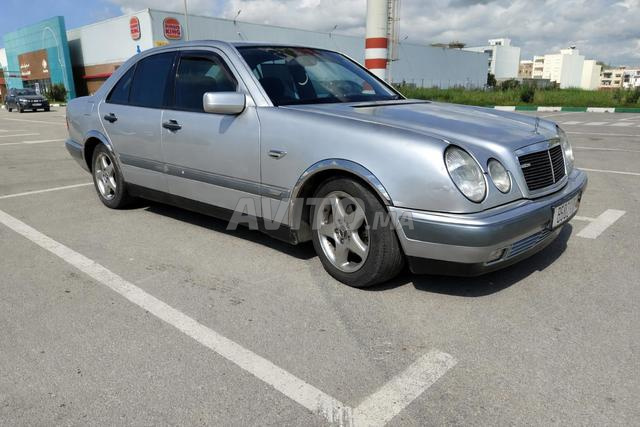 Mercedes W 210 Classe E 220 CDI - 2