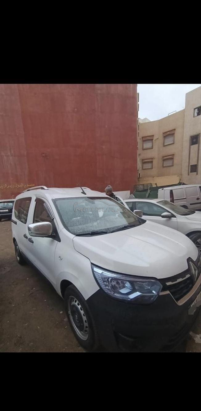 سيارة في حالة جيدة