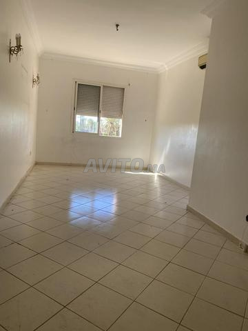 شقة للبيع بحي الشرف إطلالة على الشارع - 2