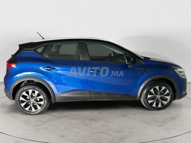 RENAULT. Captur