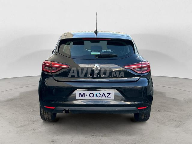 RENAULT. Clio