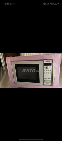 Micro-ondes en bon état et à un prix très avantageux