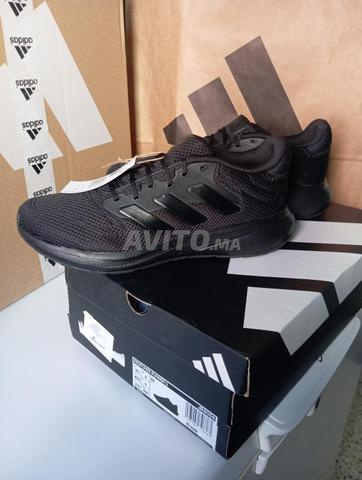 Adidas Original 43 neuves avec carton - 2