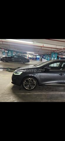 Clio 4 finition Intense, voiture propre - 2