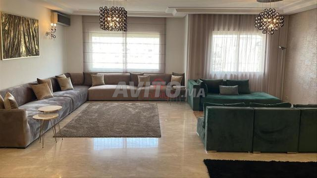 Location Appartement 5 pièces de 146 m2 à Casablanca...