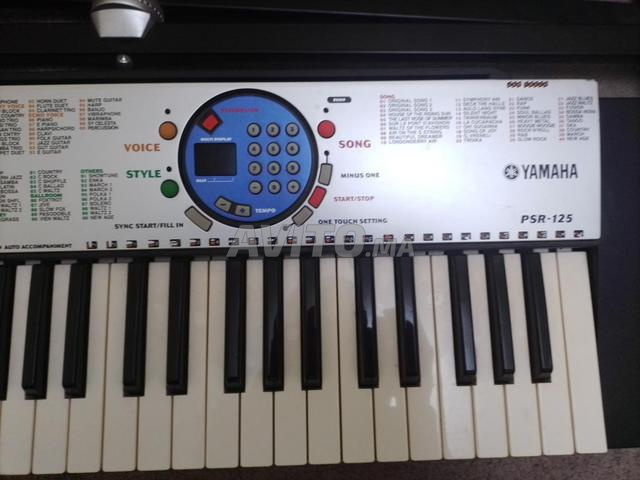 Piano Yamaha PSR-125 - 2