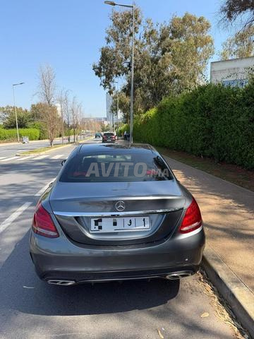 Mercedes-Benz 220 Diesel Automatique 2017 à Rabat - 2