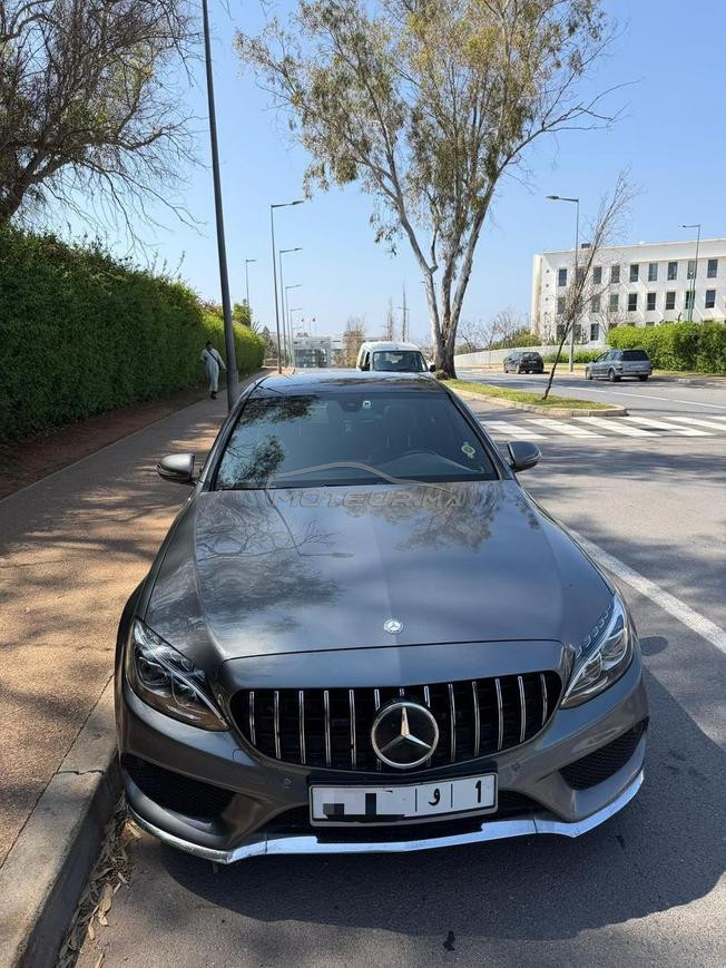 Mercedes-Benz 220 Diesel Automatique 2017 à Rabat