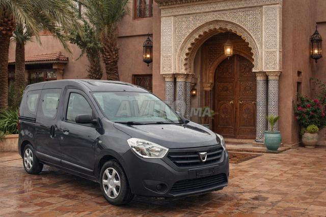 Dacia à vendre à Marrakech, pour les personnes intéressées, contactez-moi