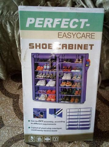 Organisateur de chaussures 6 étages disponible en noir et crème