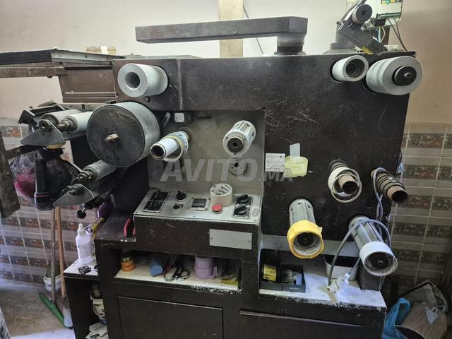 Machine de découpe de rubans adhésifs - 2