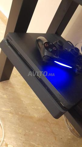 PS4 quasi neuve - Excellent état (Très peu servie) - 2