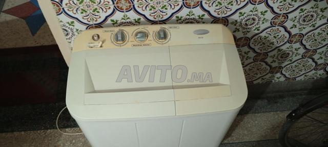 Machine à laver semi-automatique