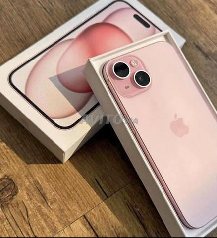 iPhone 14 128Go comme neuf très peu utilisé