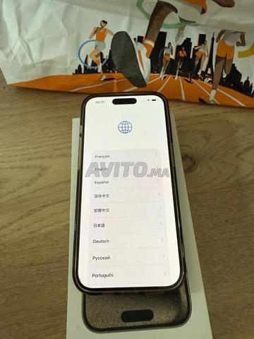 iPhone 15 pro état neuf