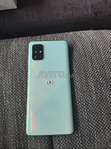 Samsung A71 6 Go RAM 128 Go, le téléphone est encore propre