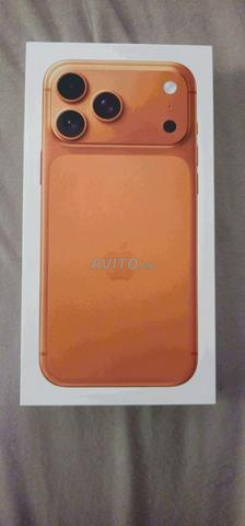 iPhone 17 Pro max Contactez-moi via WhatsApp.